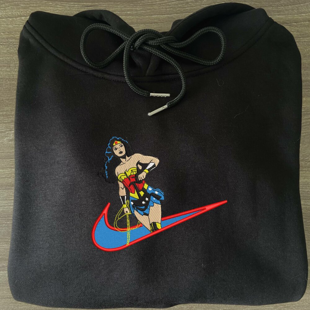 Golden Age Wonder Woman Embroidered Hoodie Black (2)
